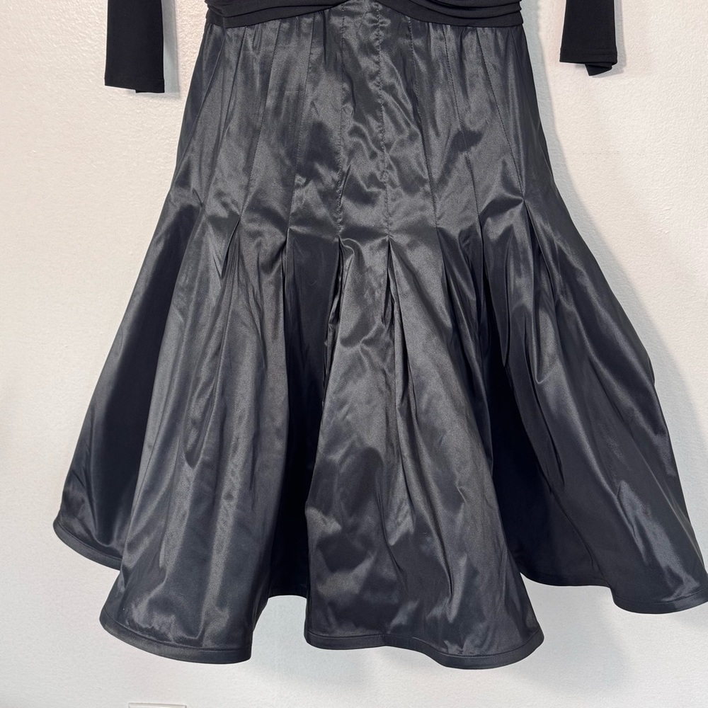 Tadashi Shoji Elegant Black Ruched Bodice Fit & Flare Silk Cocktail Dress Sz 8 - Picture 4 of 11